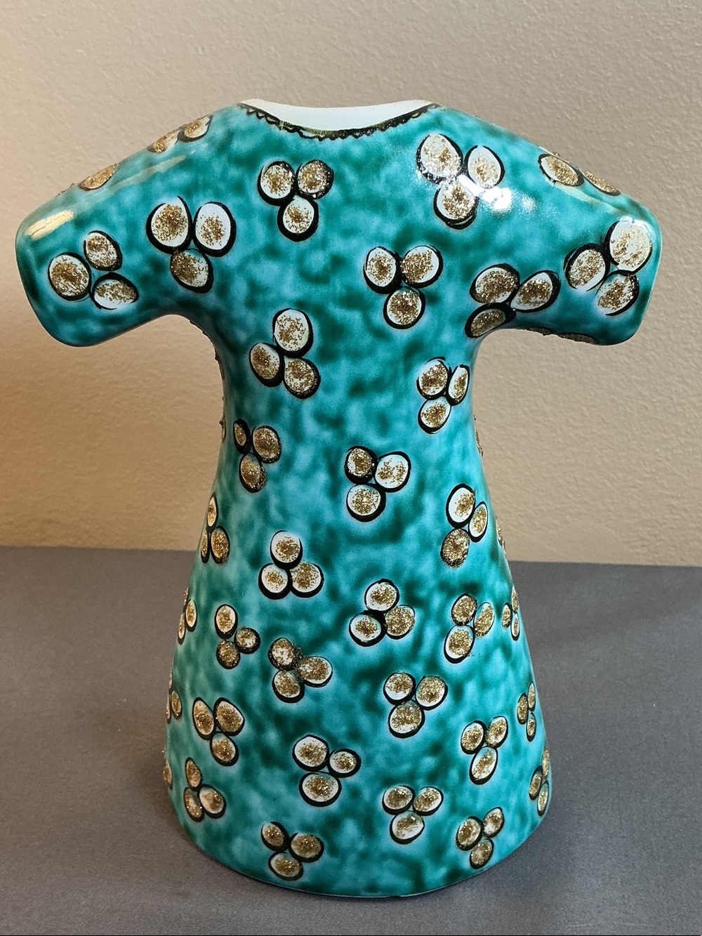Beautiful Kumlu Çini ceramic kaftan from İznik, Turkey - Picture 2 of 3